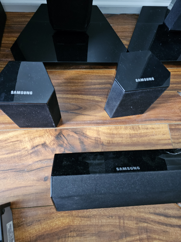 Samsung Blu-ray/DVD 5.1 surround sound - photo 2