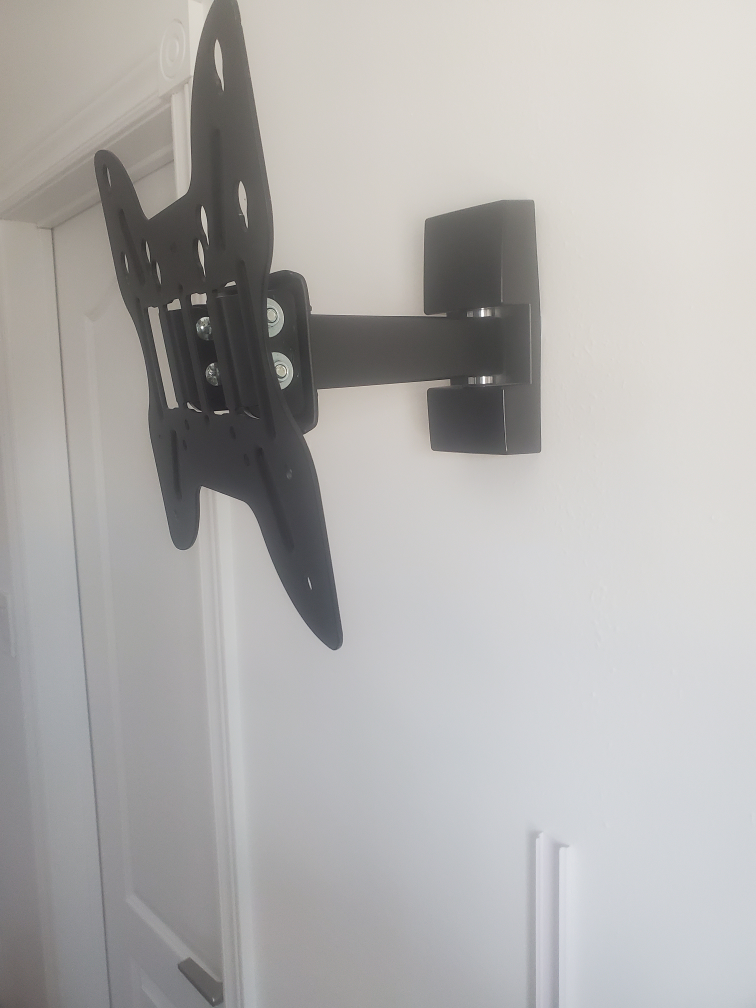 Pipishall Full Motion TV Wall Mount Bracket - $15