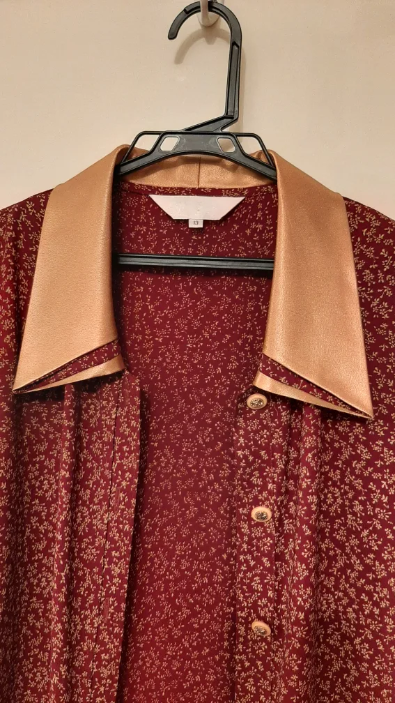 Vintage Burgundy Floral Button-Up Shirt Size L image indicator(2)