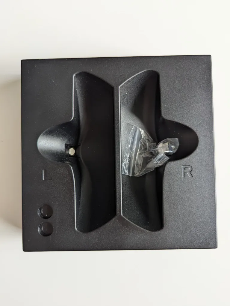 Magnetic Charger Dock Station Stand for PS VR2 image indicator(3)