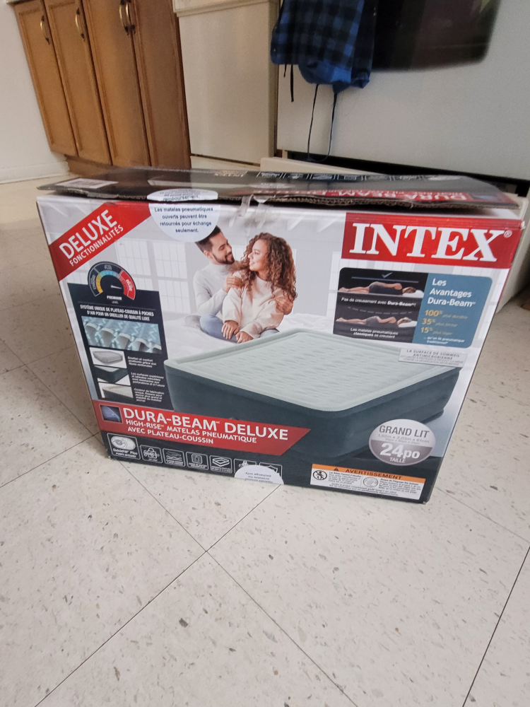 INTEX Dura-Beam Deluxe Queen Air Mattress