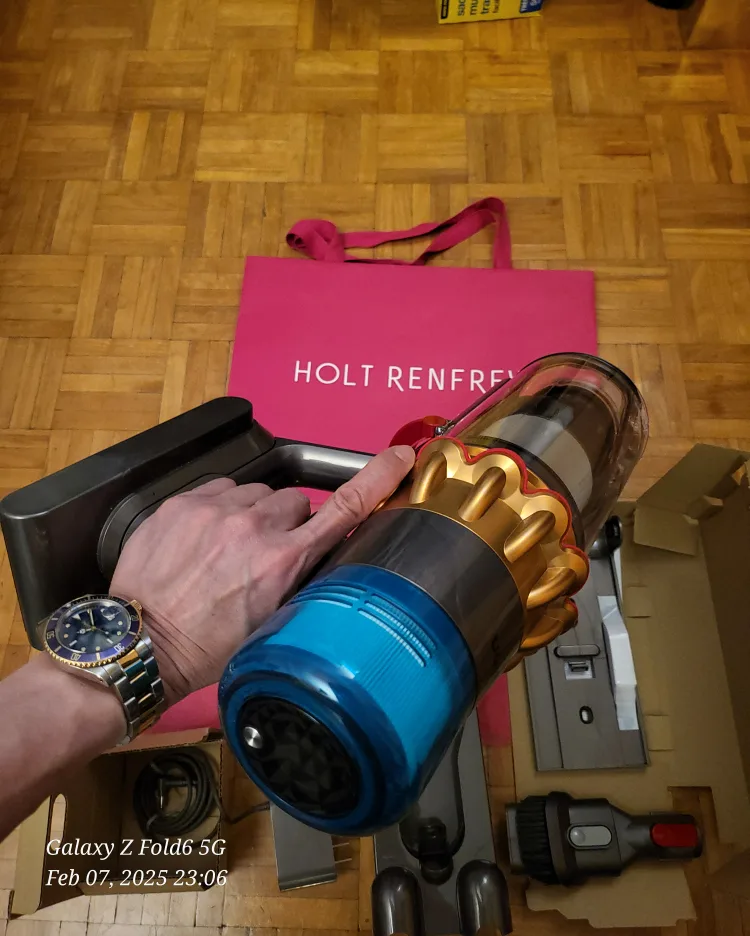 DYSON V15S Submarine Wet  Dry Vacuum ...BRAND NEW (**READ ADS**) image indicator(2)