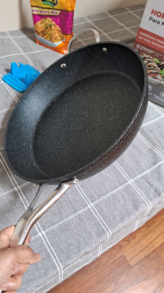 The Rock 10-inch Fry Pan