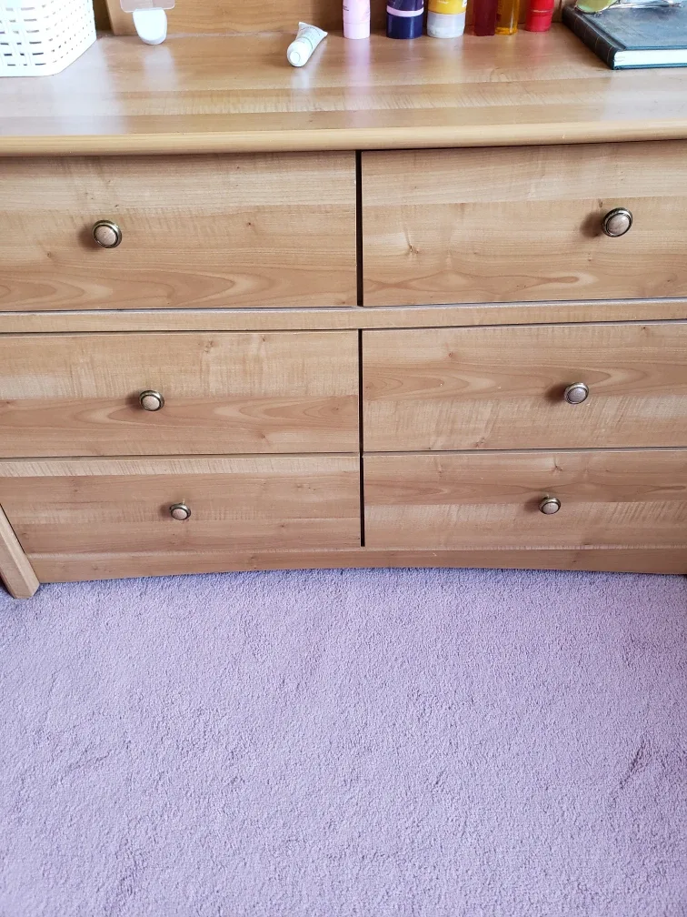 Six-Drawer Dresser with Mirror image indicator(2)