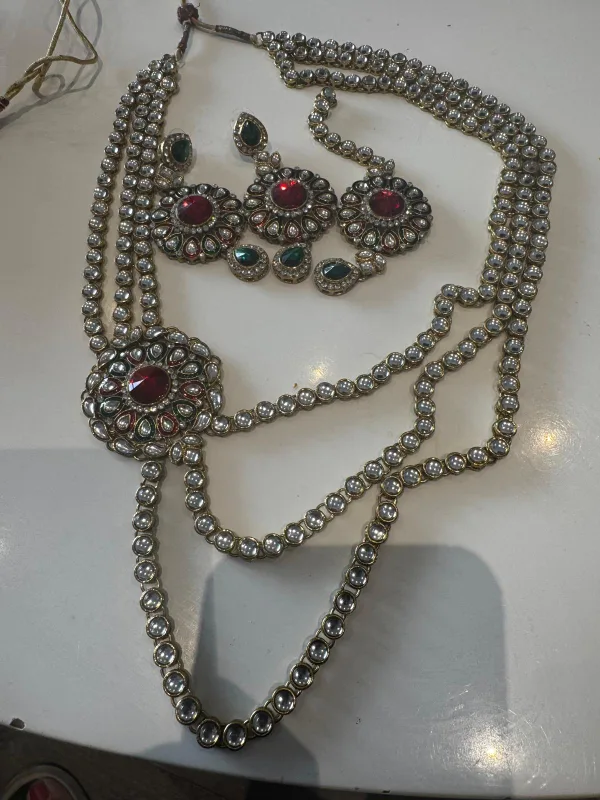 Gold-toned Indian bridal jewellery collection image indicator(8)