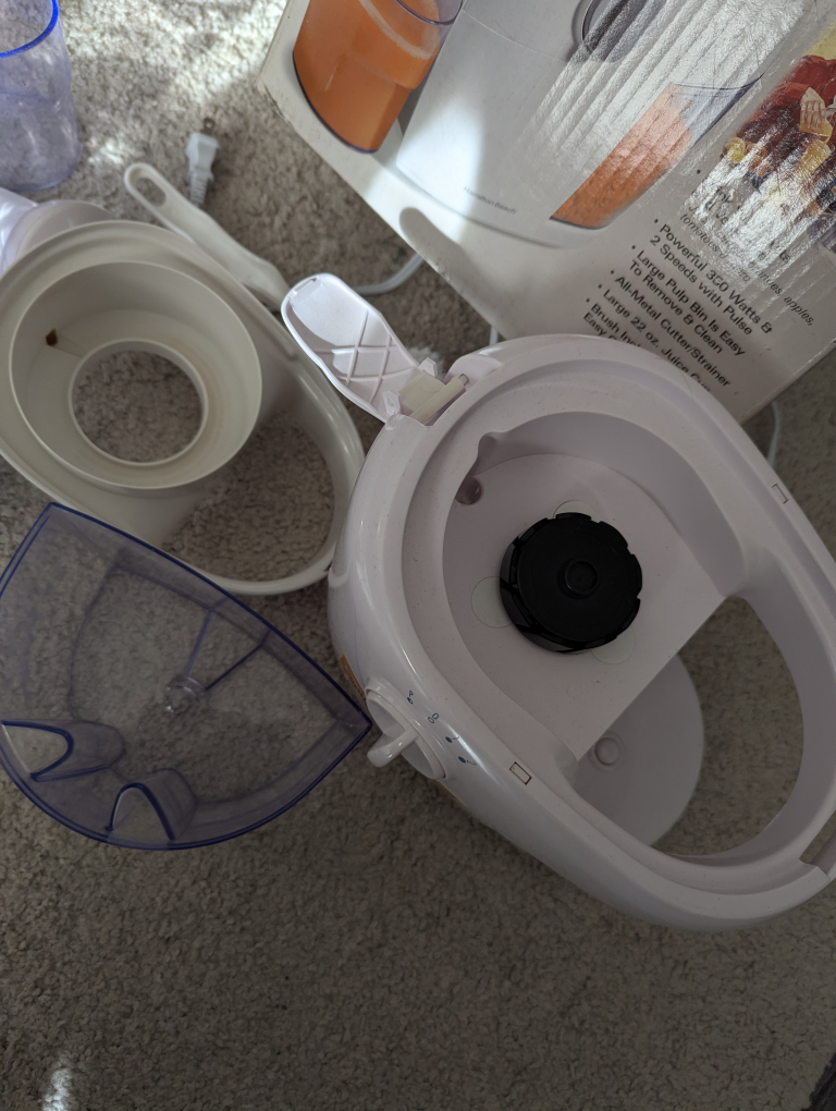 Hamilton Beach HealthSmart 67900 2-Speed Juice Extractor - photo 3
