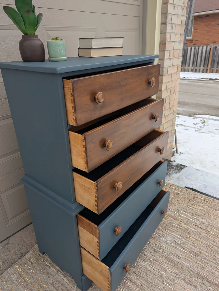 Vintage Two-Tone Chest of Drawers image indicator(7)