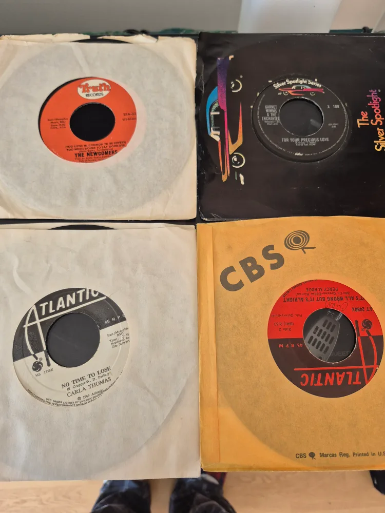 Collection of 12 Vintage 45 RPM Records image indicator(8)