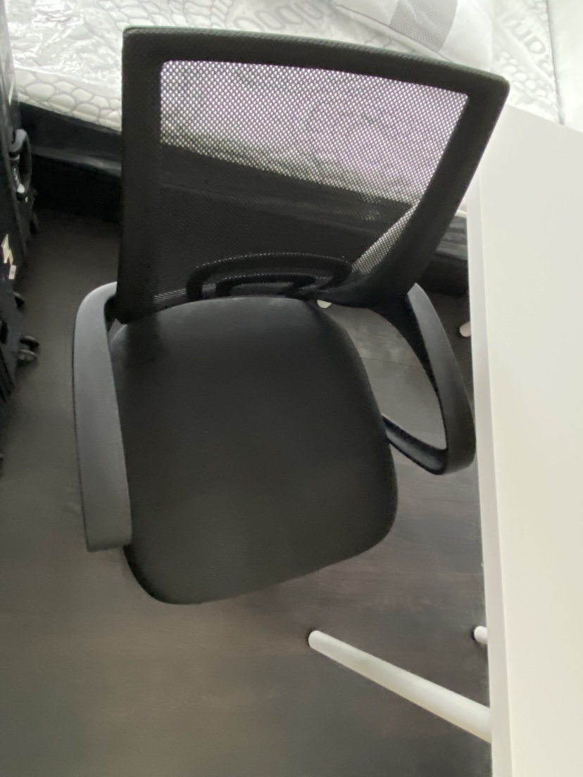 Black Mesh Office Chair - photo 2