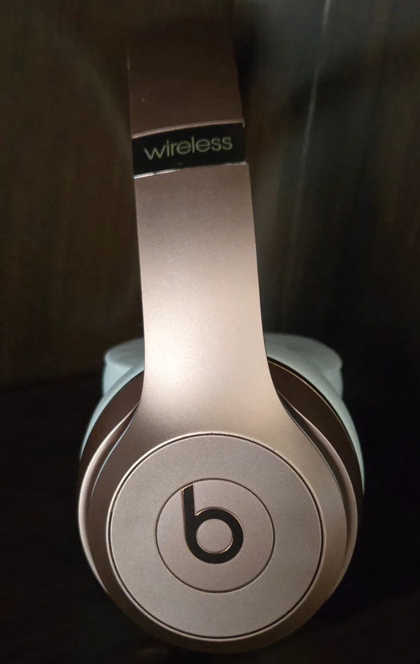 Rose Gold Beats by Dr.Dre Solo3 Wireless thumbnail
