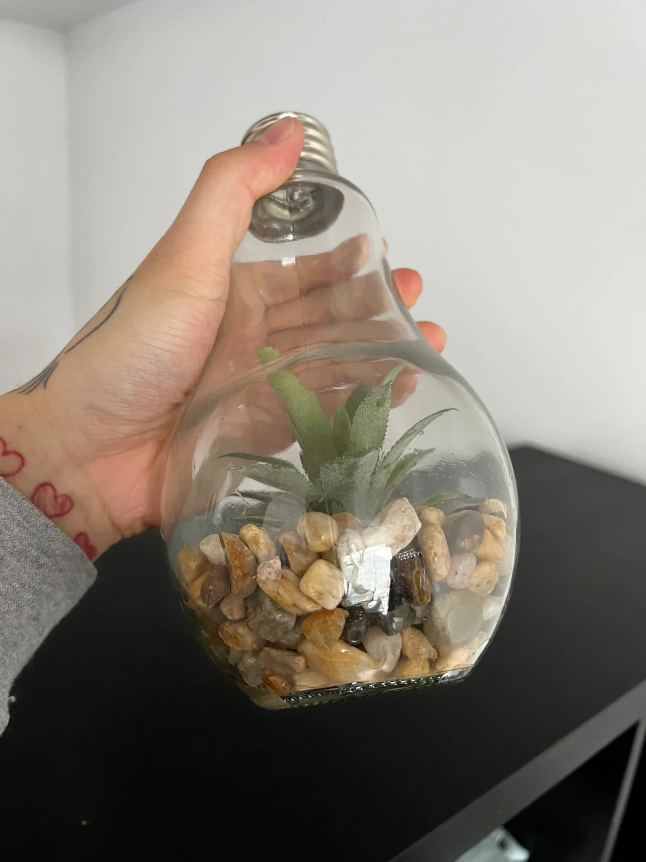 Light bulb plant artificial (working light) image indicator(2)