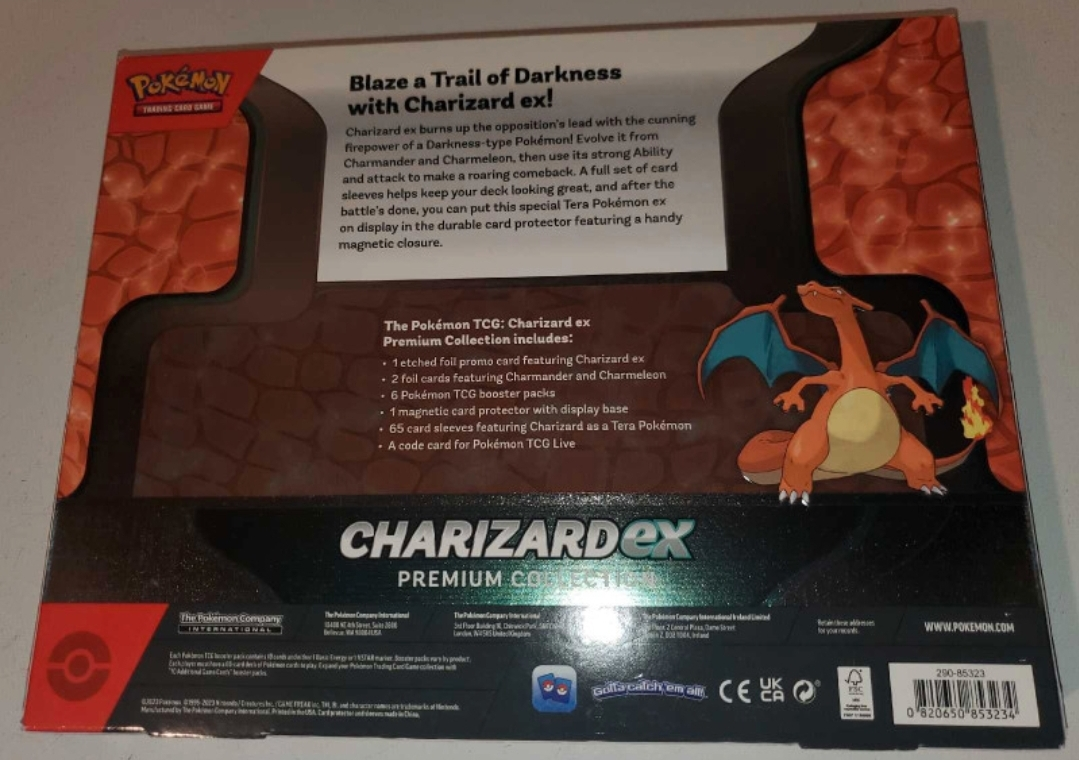 POKEMON CHARIZARD BOX SET - photo 2