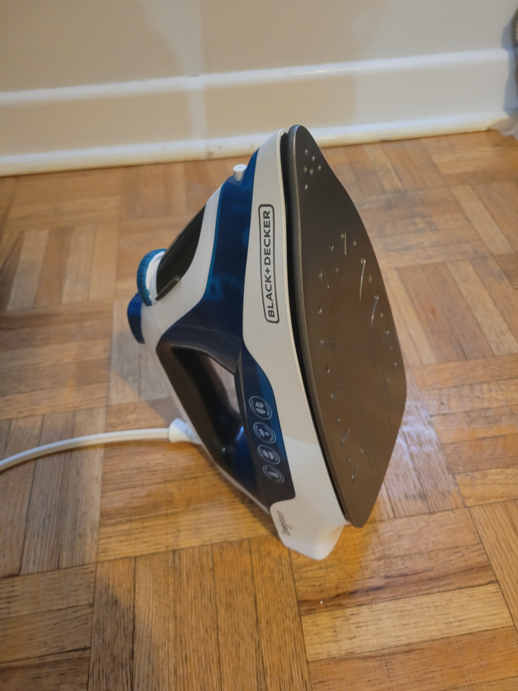 Black+Decker Steam Iron - Moving out sale