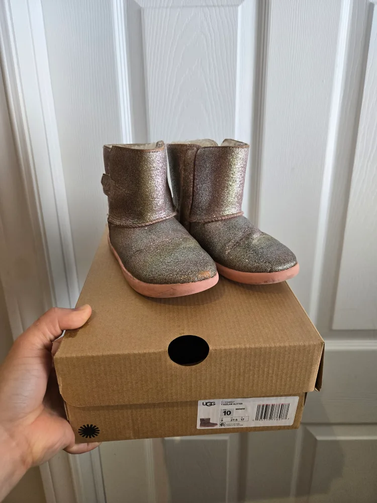 UGG Kids Glitter Boots Size 10 image indicator(2)