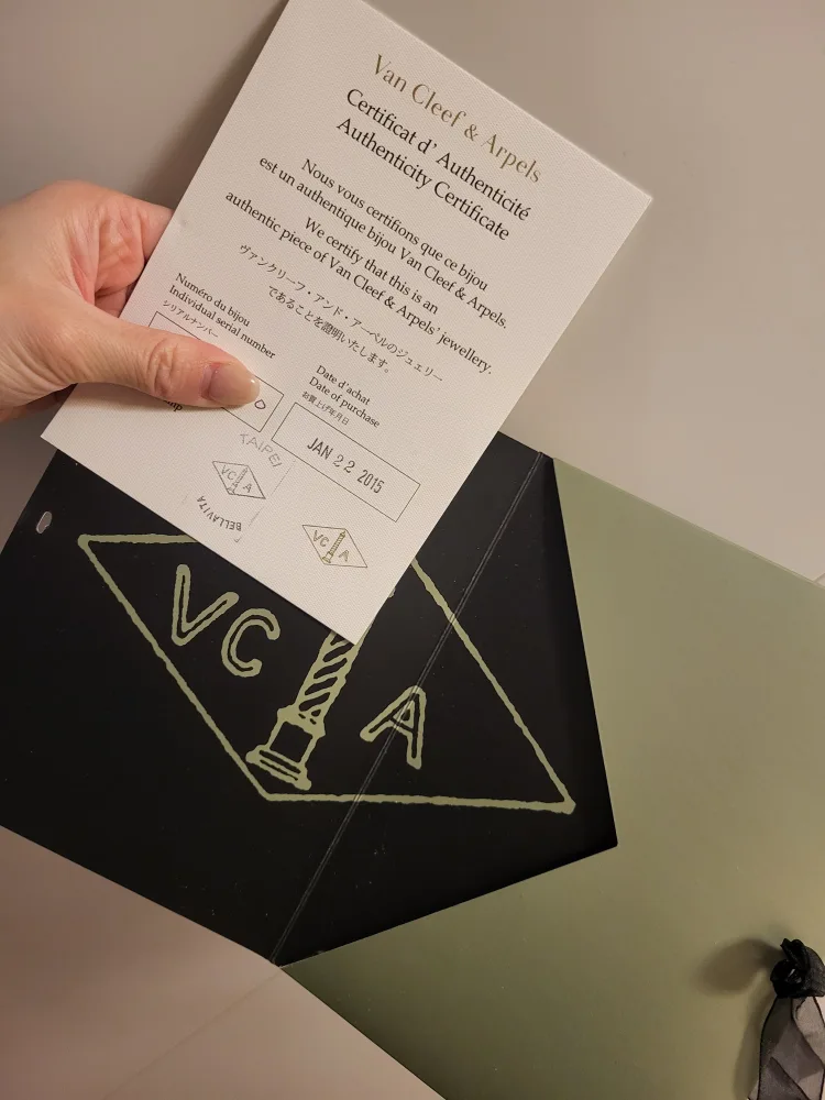 Authentic Van Cleef & Arpels Sweet Alhambra Bracelet image indicator(7)