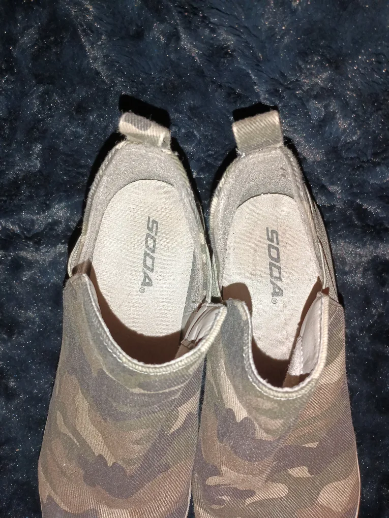 🏈 Women's Soda Camo Hidden Wedge Sneakers image indicator(2)
