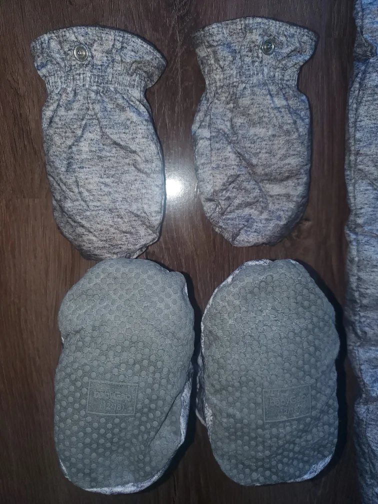 Baby Gap Snowsuit w Mittens Booties 12 - 18 months image indicator(9)