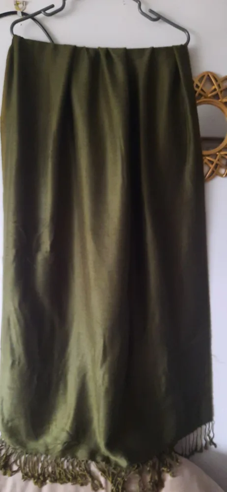 9 Scarves - Assorted Colours and Styles image indicator(9)