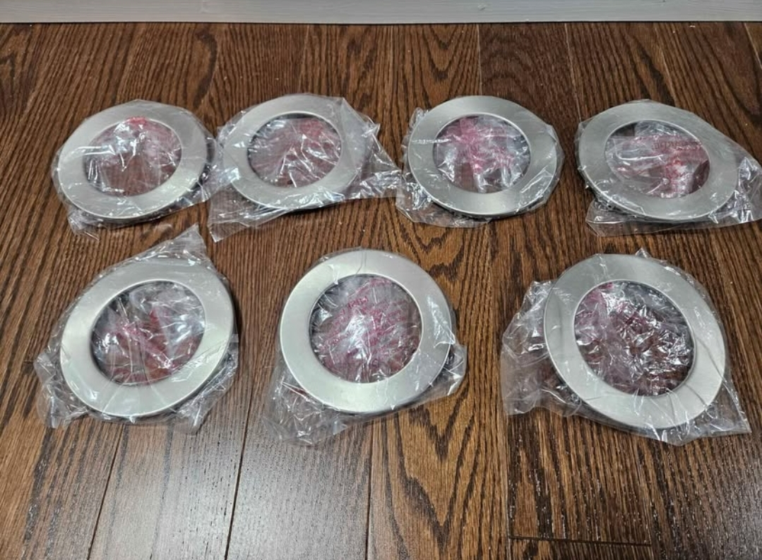 7 chrome color potlight cover. Brand new.