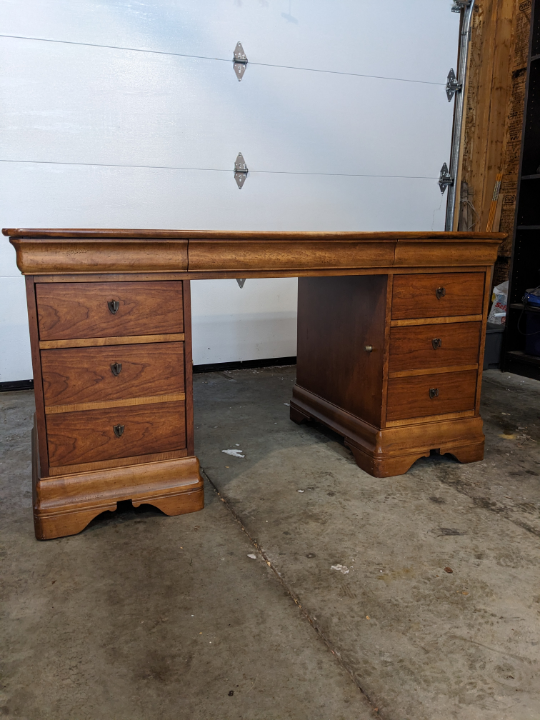 New Price -Double Pedestal Executive Desk 58" In Walnut - photo 4