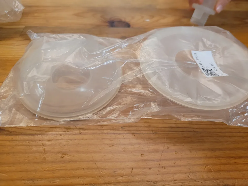 New Breastfeeding Silicone Nipple Protectors image indicator(2)