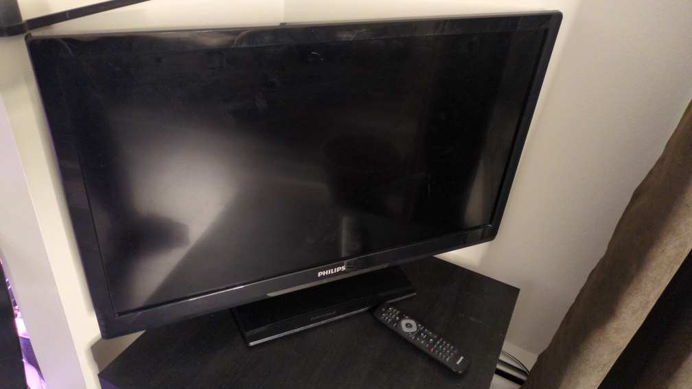 Philips Flat Screen TV 32" HDMI VGA USB analog