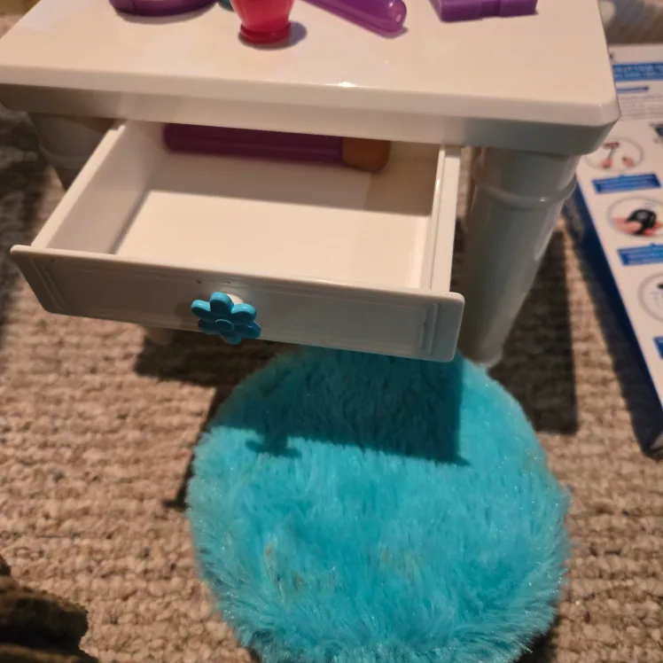 🏈 18" Doll Vanity Set with Lights and Stool image indicator(2)