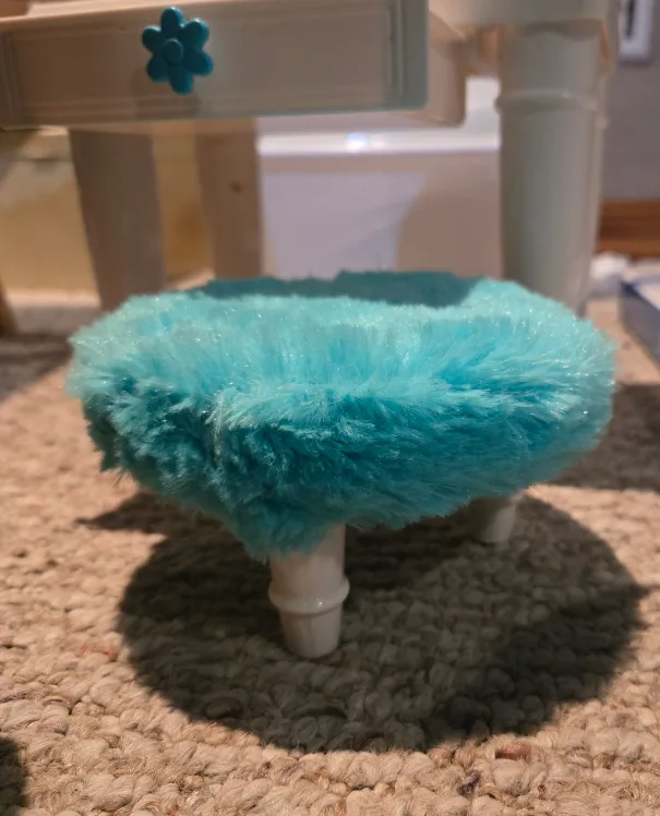 🏈 18" Doll Vanity Set with Lights and Stool image indicator(3)