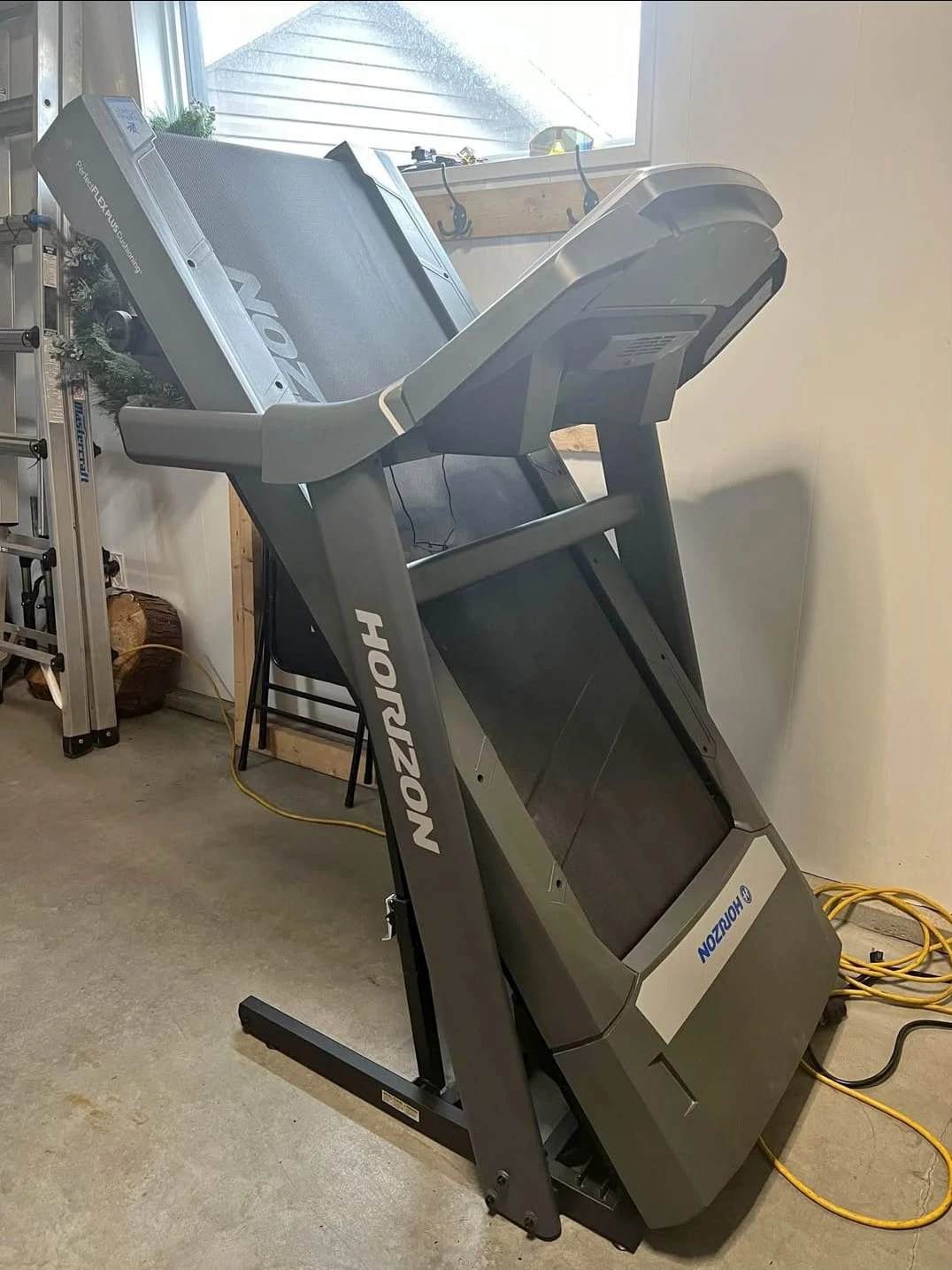 Horizon Fitness T101 Treadmill - photo 2