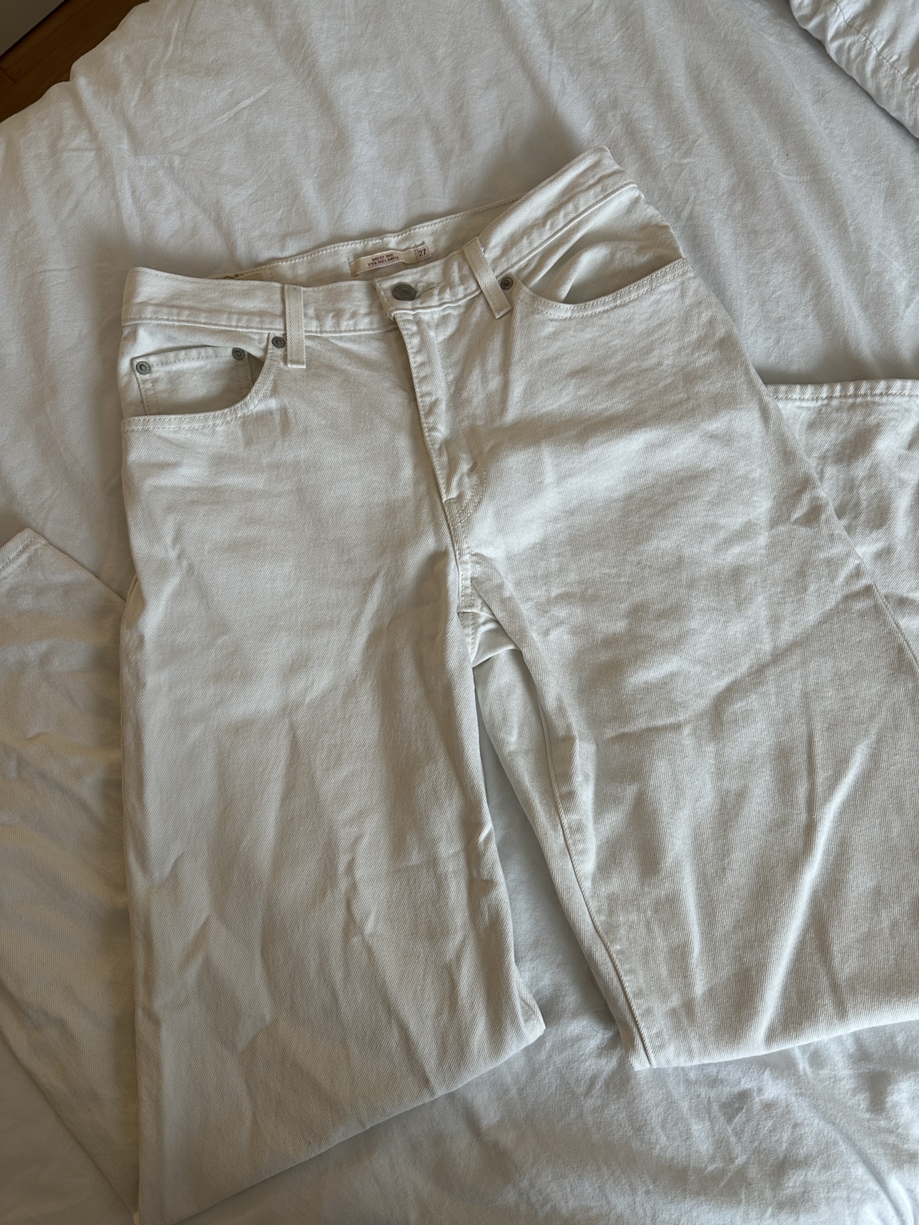 Levi's white baggy dad