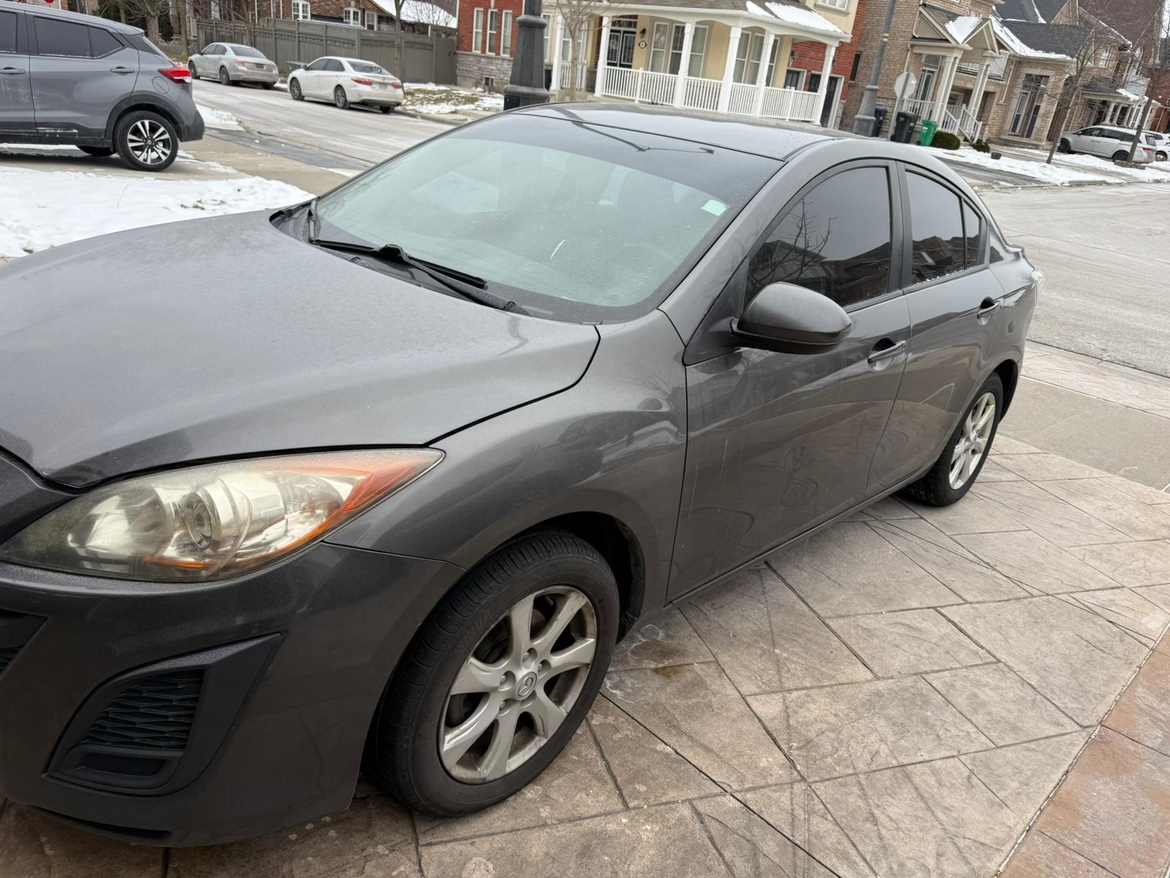 Used Mazda 3 Sedan - photo 4