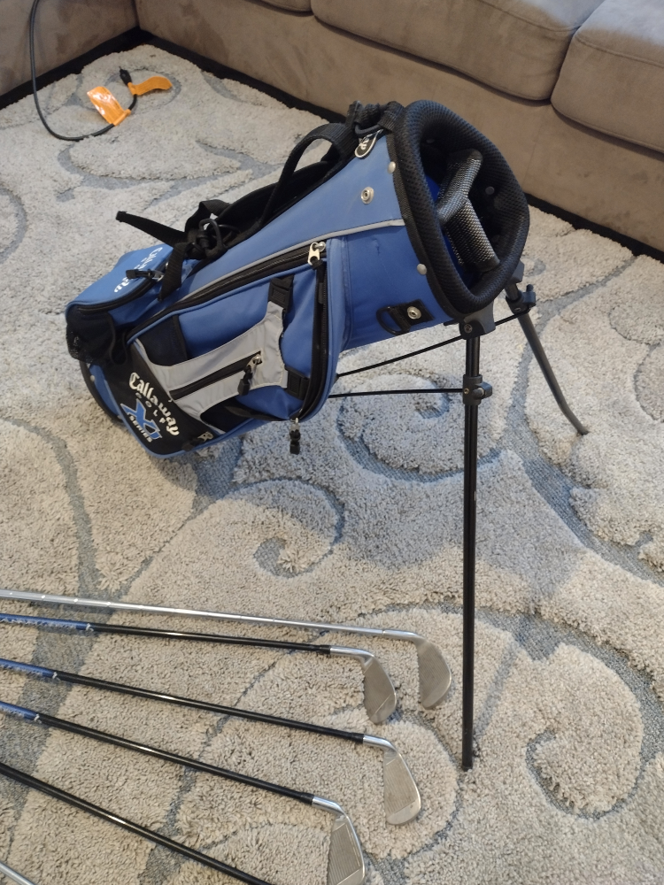 Junior Callaway golf clubs and bag - photo 2