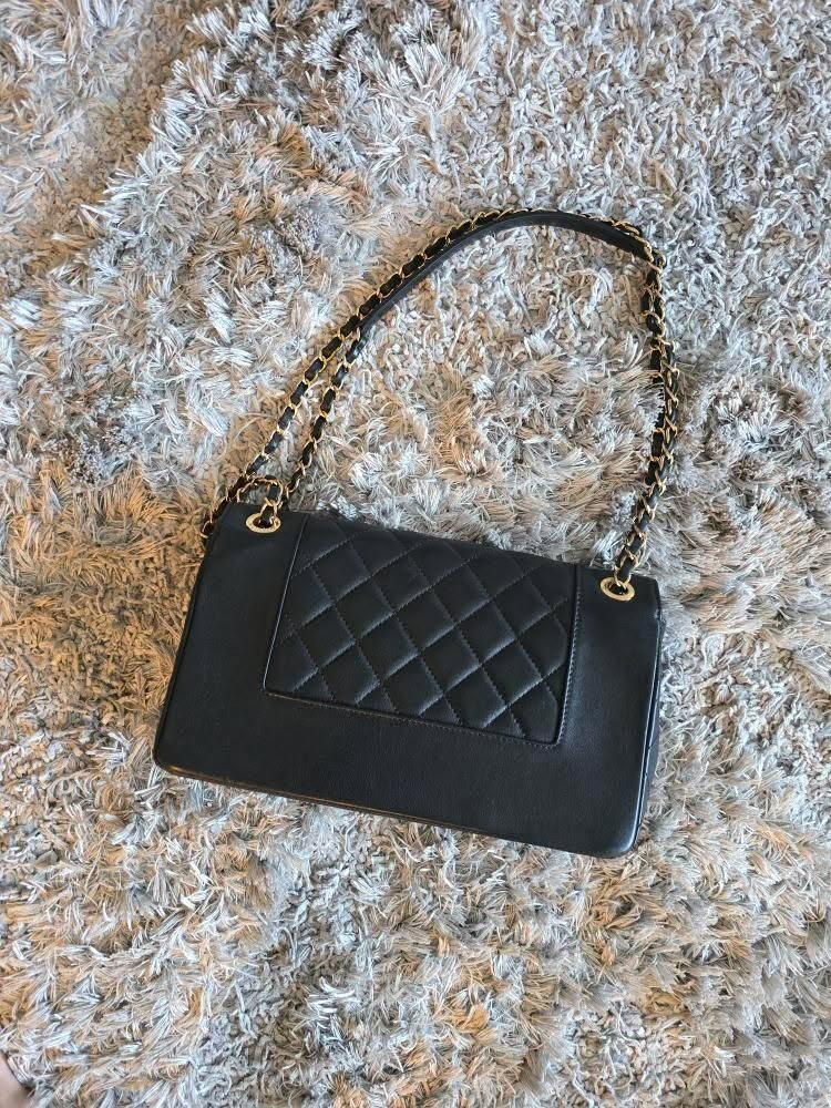 Chanel Black Quilted Leather Shoulder Bag - photo 2
