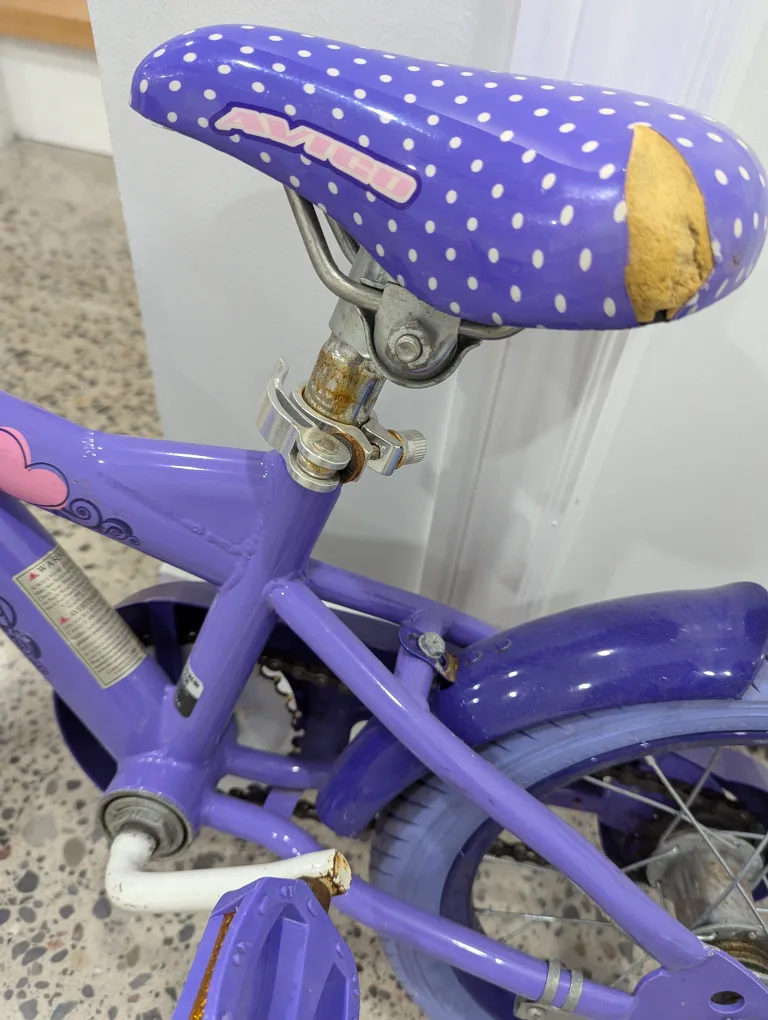🏈 Used Purple Children's Bike 14" image indicator(2)