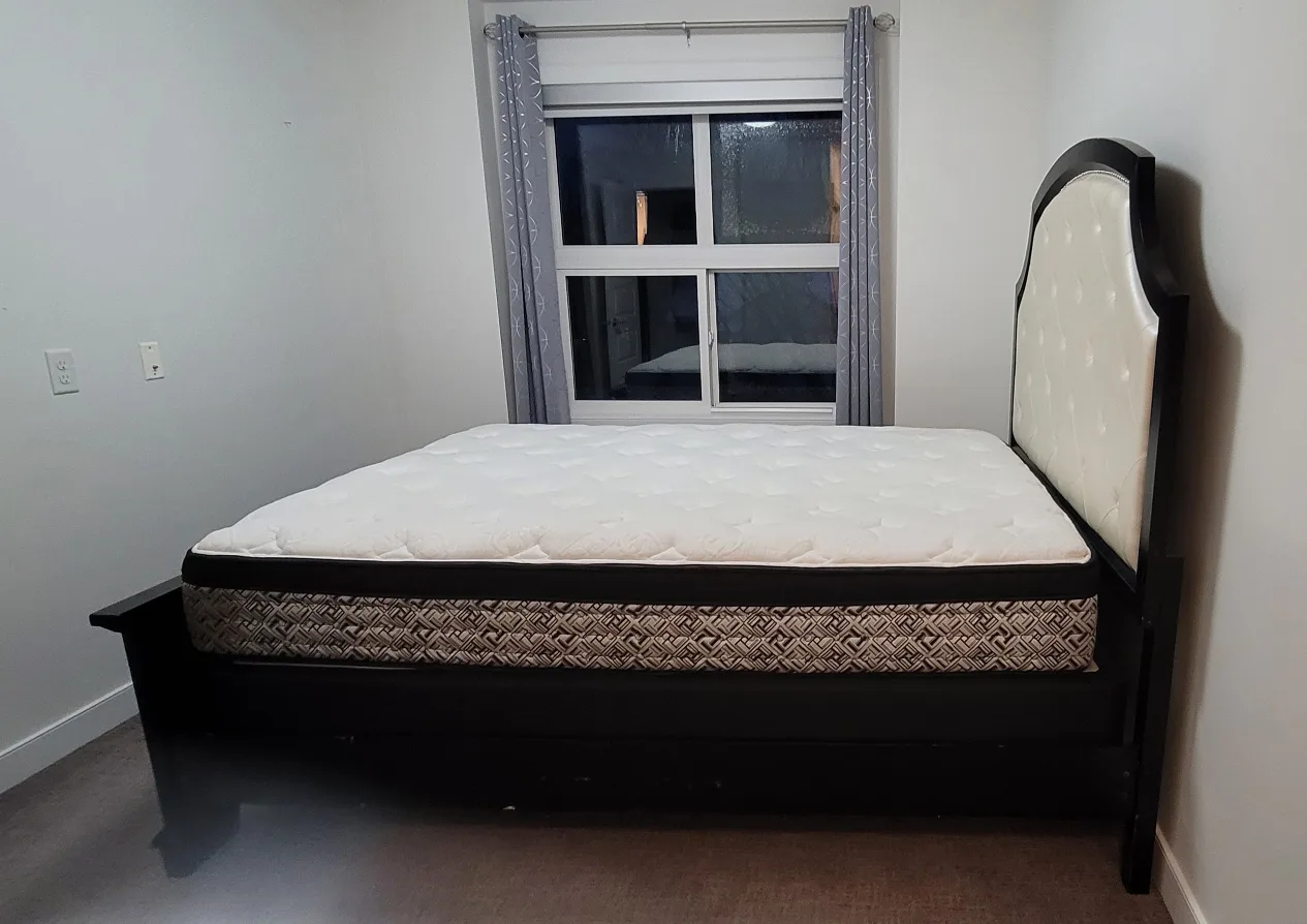 Kingsdown Jenner Queen Mattress and Frame Set image indicator(3)