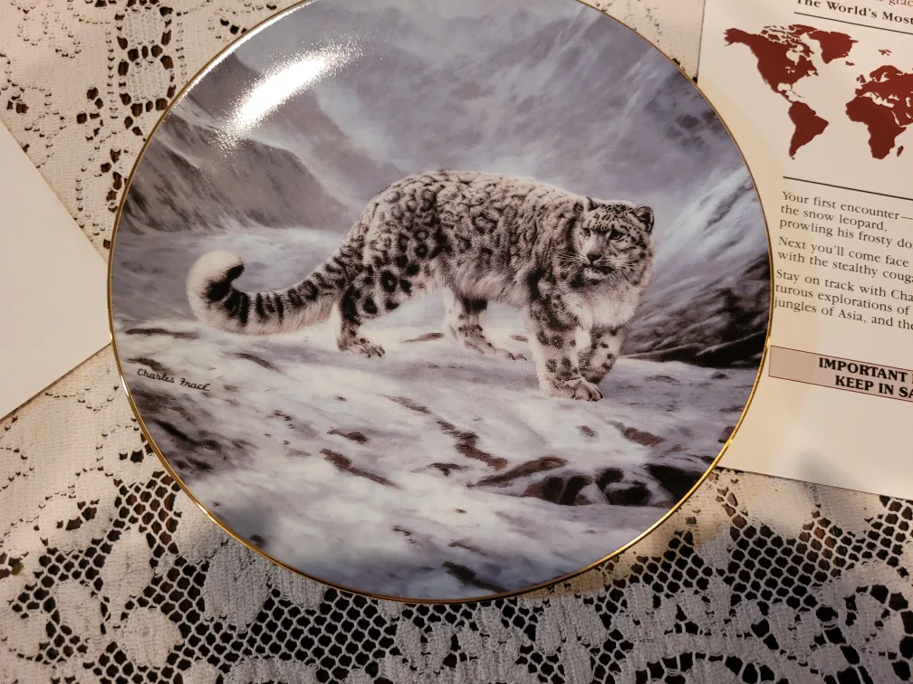 Lukoomorya Collectible Plate - Snow Leopard image indicator(2)