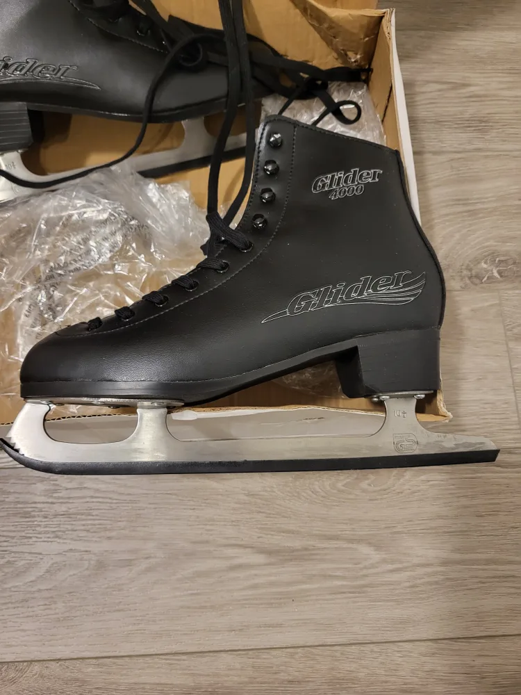 Lake Placid Glider 4000 Ice Skates - Size 9 image indicator(3)
