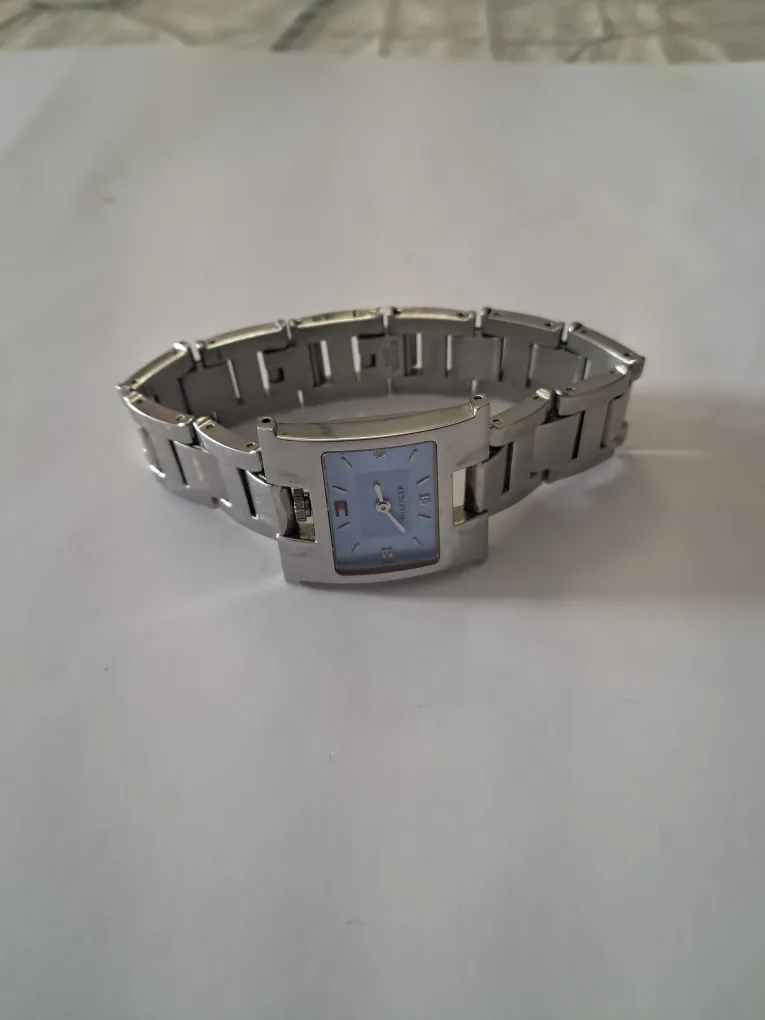 Tommy Hilfiger Women's Blue Face Watch image indicator(2)