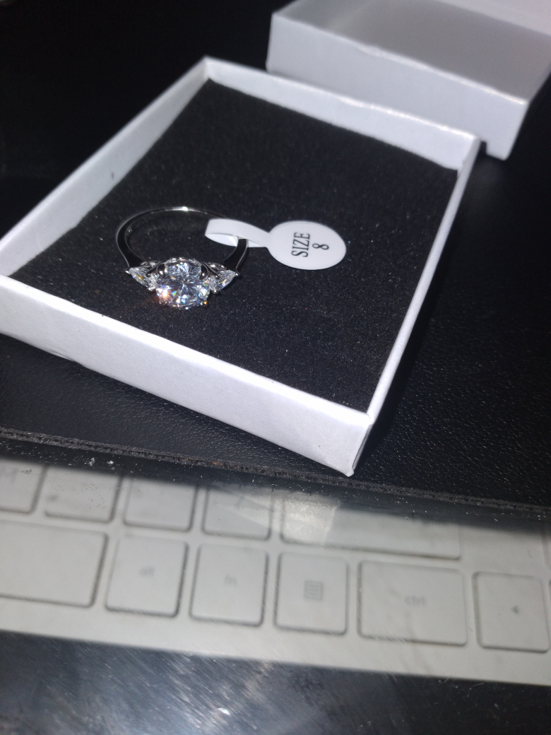 Stunning Three Stone Ring, Size 8 - photo 3