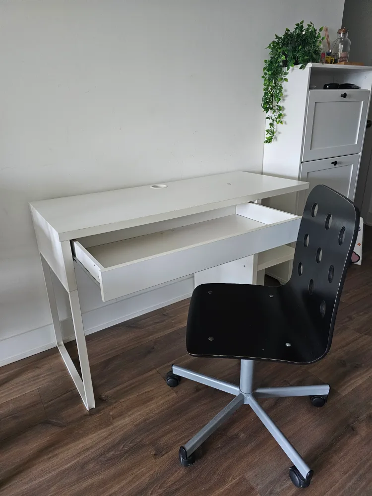 Desk and Chair Set, Black & White image indicator(2)