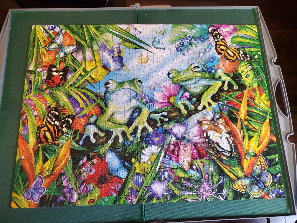 TWO BLUE FROGS IN THE GARDEN PUZZLE image indicator(2)