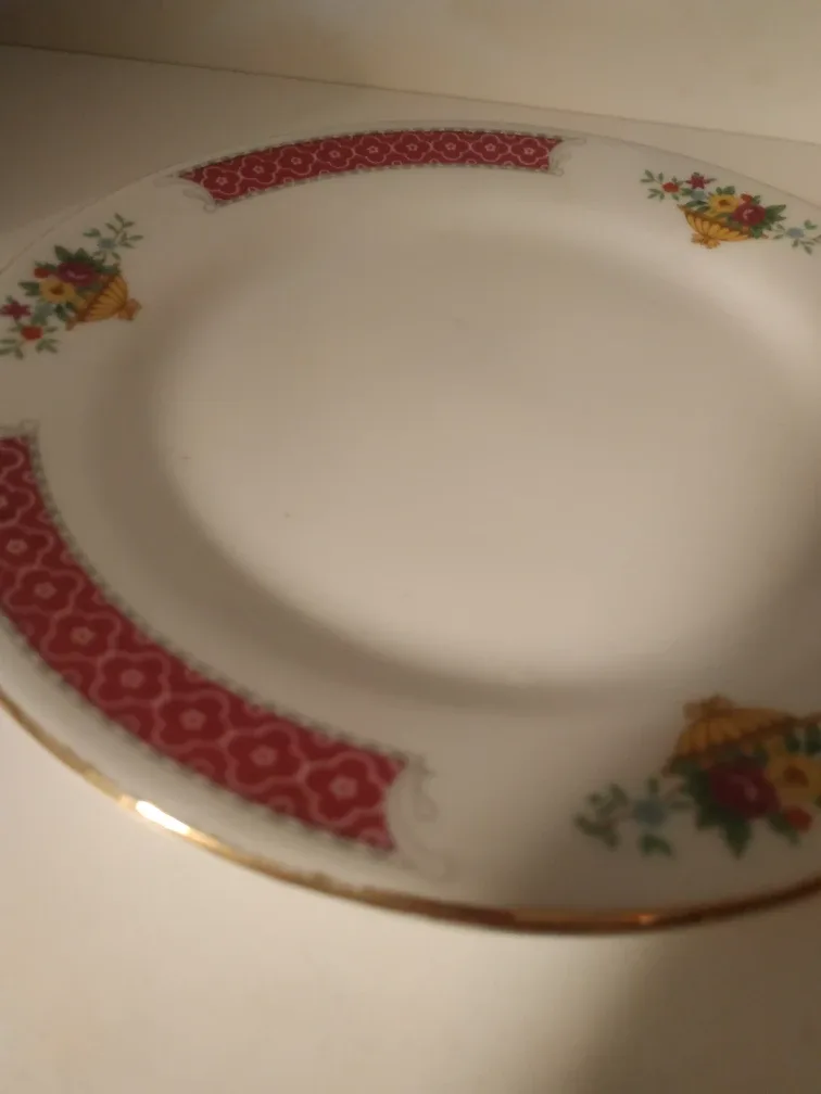 Set of 8 Vintage Dessert Plates 🏈 image indicator(5)