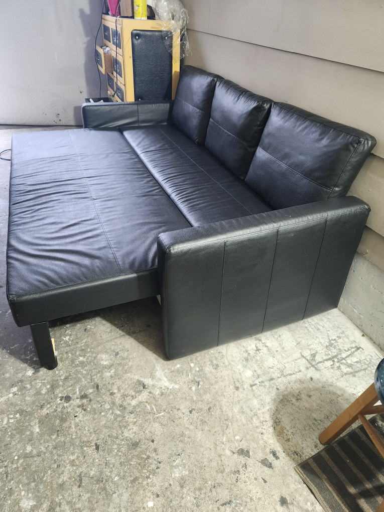 Black Leather Pull-Out Sofa Bed - photo 3