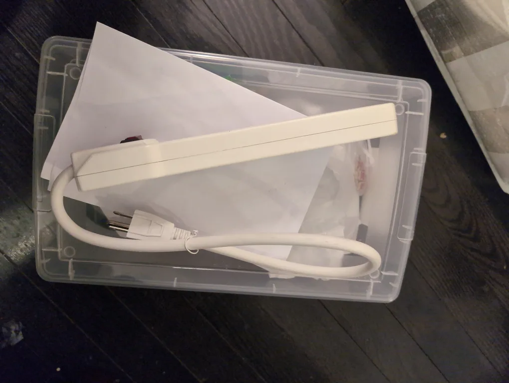 6 Outlet Surge Protector Power Bar -brand new image indicator(2)