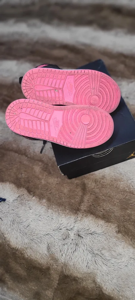 💘 Air Jordan 1 Mid Toddler Shoes - Black and Pink size 11C 💘 image indicator(3)