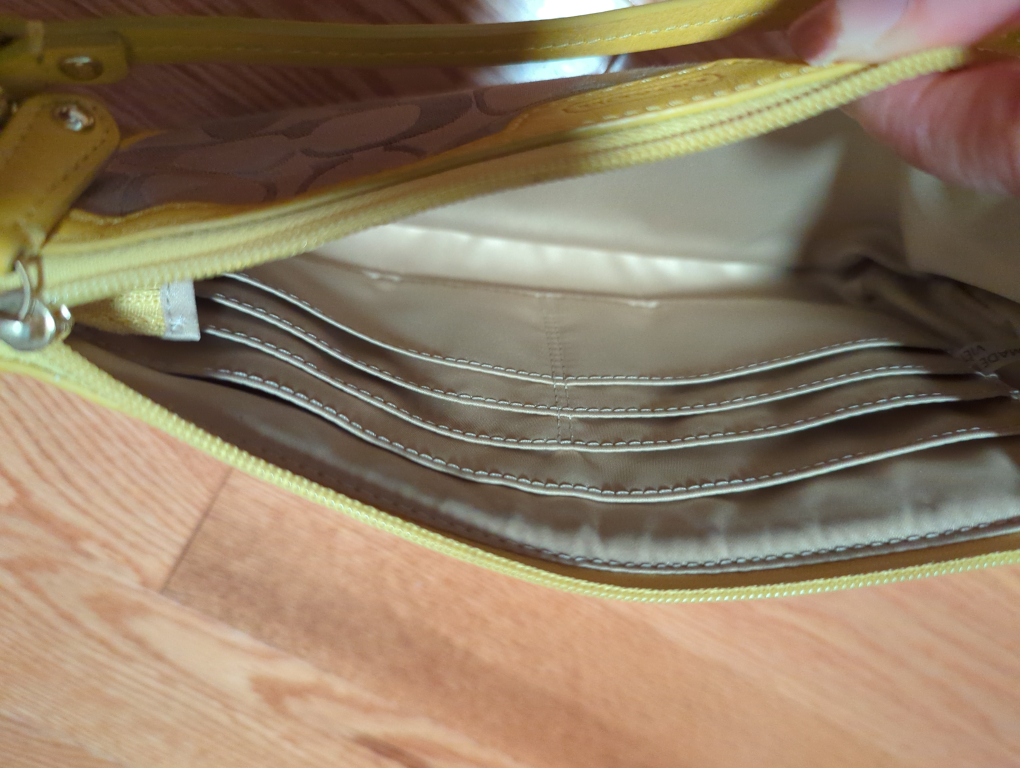 Coach Wristlet - photo 3