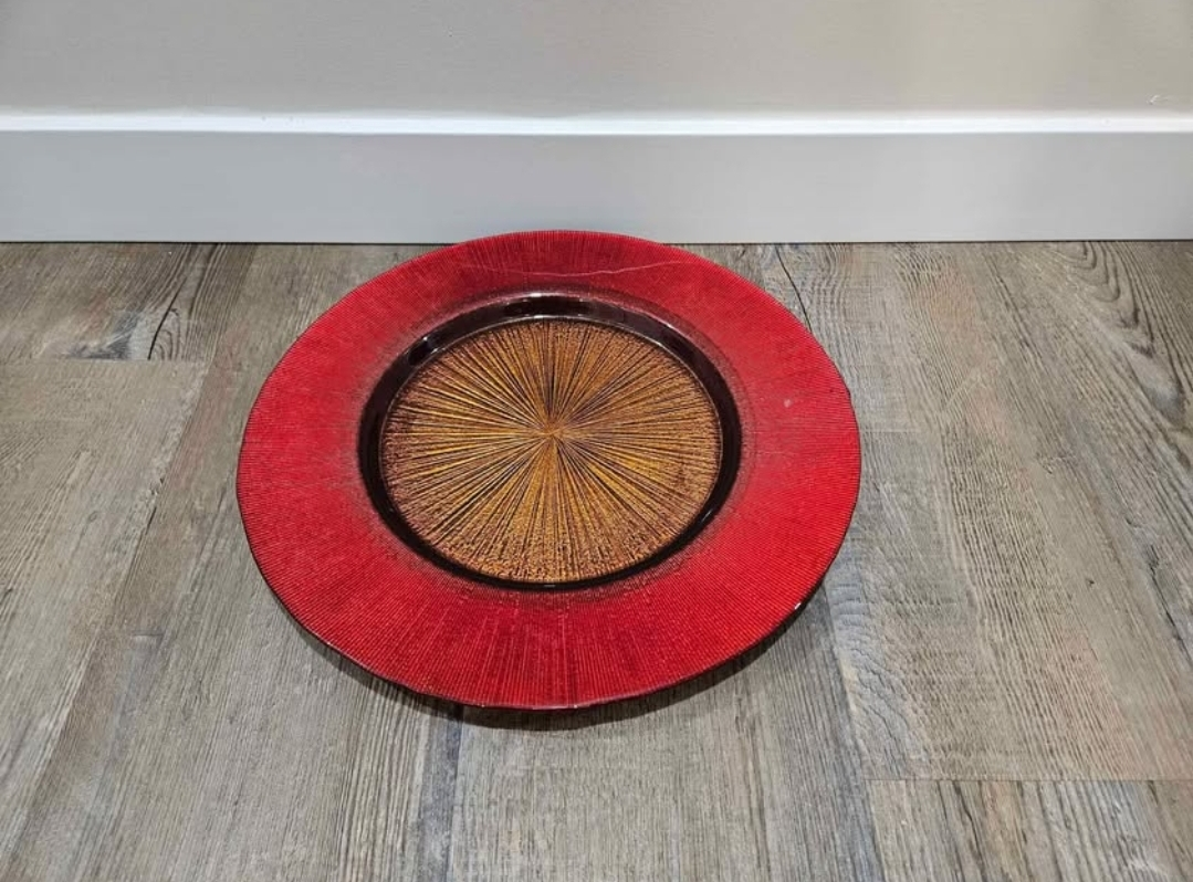 Red and Brown Decoration Plate