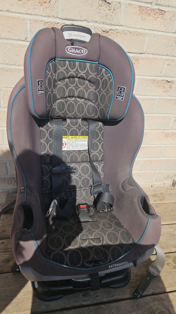 Graco Extend2Fit Convertible Car Seat