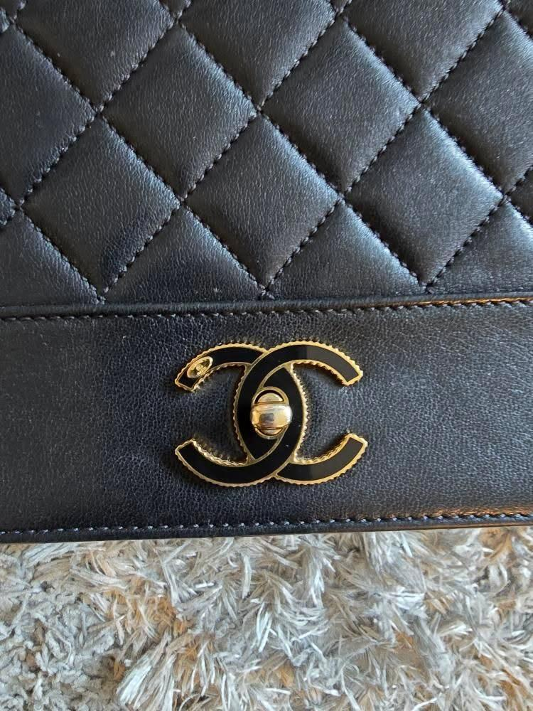 Chanel Black Quilted Leather Shoulder Bag - photo 3