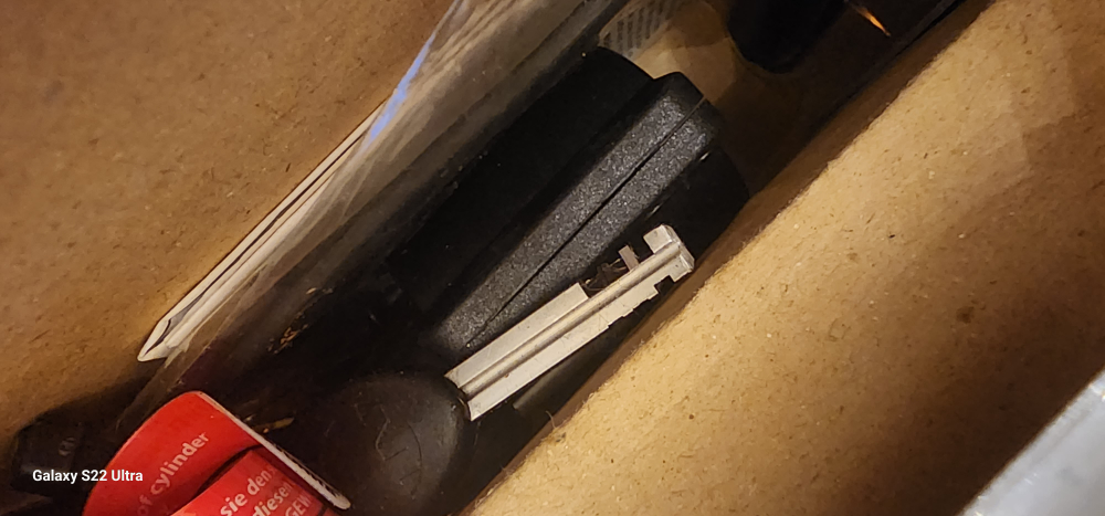 Kryptonite Keeper 12 STD U-Lock with Bracket - photo 2